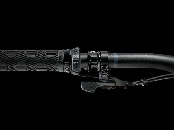 Trek FUEL EXe 8 GX AXS EU M Rage Red to Deep Dark Blue Produktbild 4