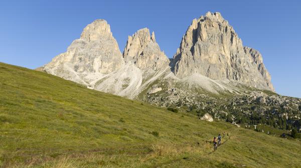 Trek Powerfly+ 4EQ EU S 27.5 Gloss Dark Star/Matte Dark Produktbild 9